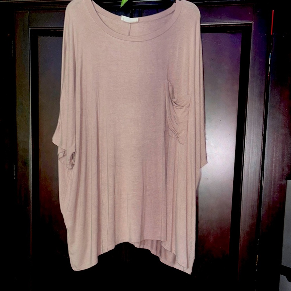 NWOT Super Comfy Top Size 1X